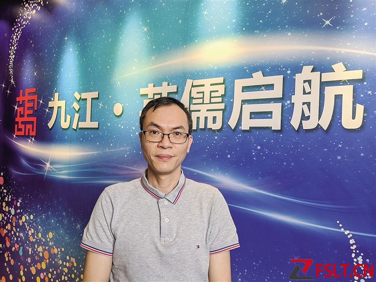 佛山·大城工匠馮堅強： 用匠心照亮千燈湖夜色