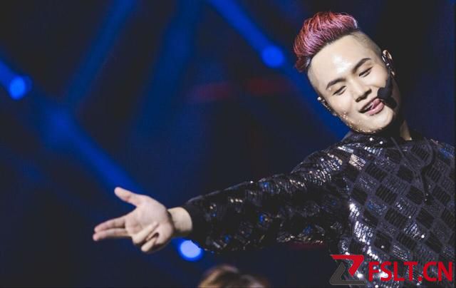 “康天庥”入戲太深，種種行為讓人反感，網(wǎng)友：放下偶像包袱吧